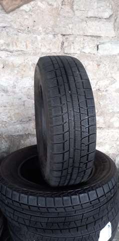 Kitkarenkaat Yokohama Ice Guard Plus IG50+