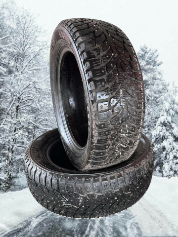 Winter studded Kumho Winter Craft Ice WI32