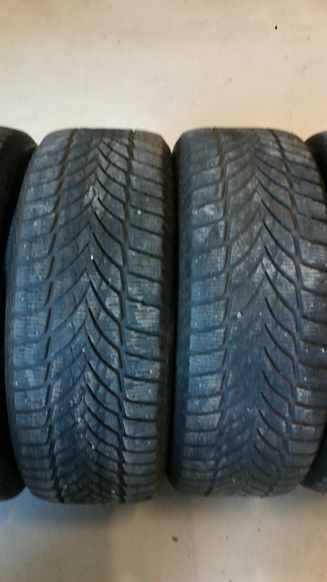 lamellrehv Goodyear UltraGrip Ice 2