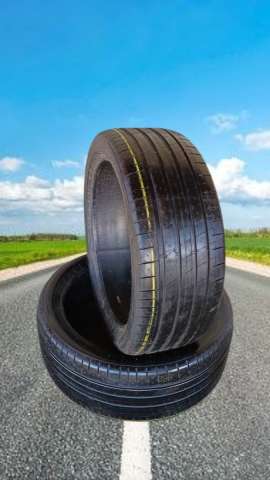 sommardäck Pirelli P ZERO E PZ4