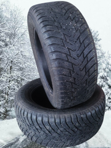 Winter studded Nokian Hakkapeliitta 8 SUV