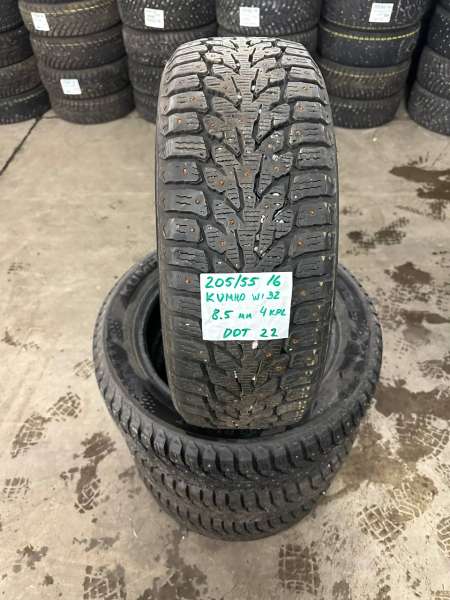 Winter studded Kumho Winter Craft Ice WI32