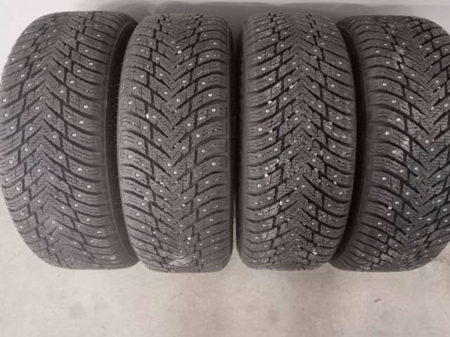 Winter studded Nokian Hakkapeliitta 10