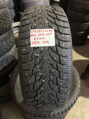 Winter studded Nokian Hakkapeliitta 9 SUV