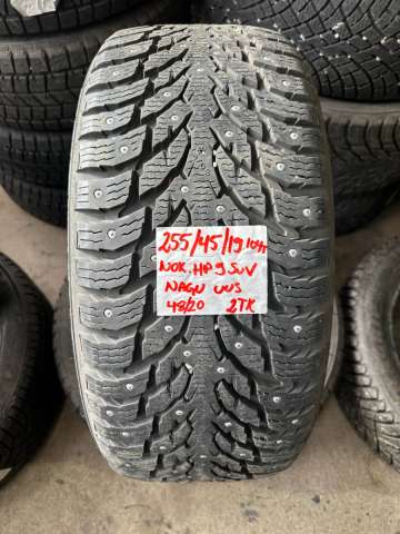 Winter studded Nokian Hakkapeliitta 9 SUV