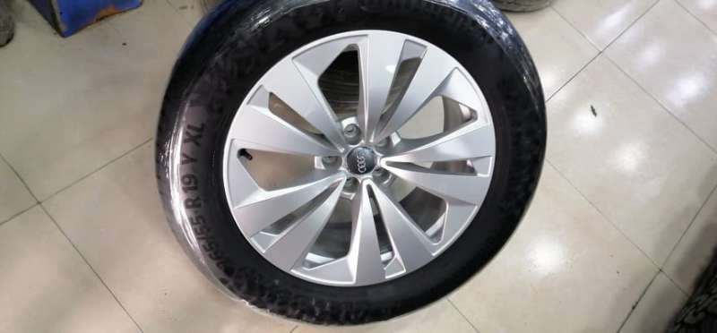 aluvanteet Audi Q8 original