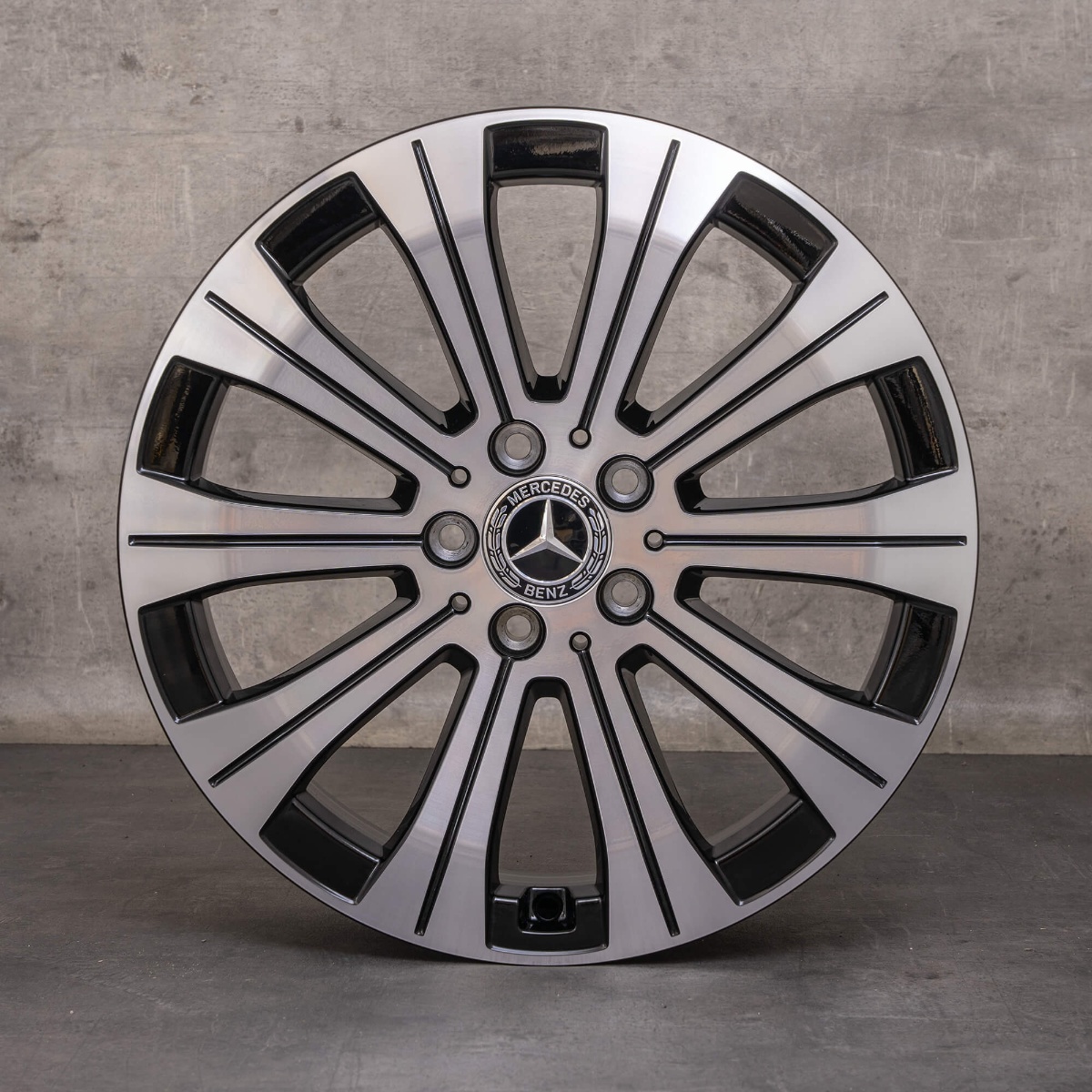 valuveljed Mercedes-Benz A2434010000 (EQA H243/EQB X243)